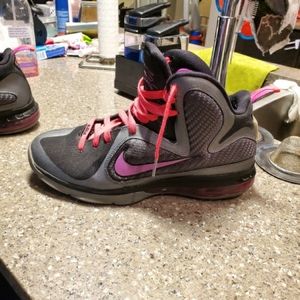 LeBron 9 - Miami night's size 10